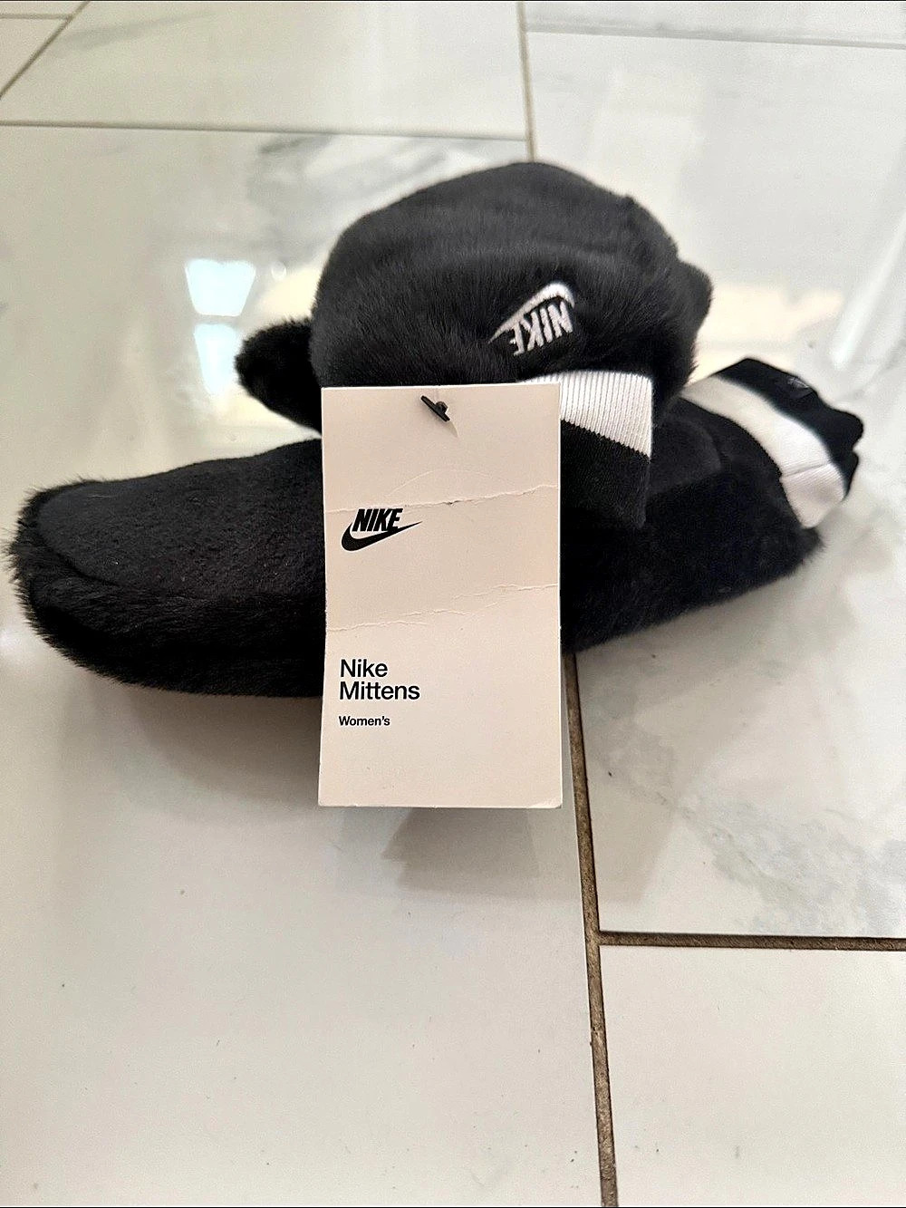 BNWT Nike Faux Fur Mittens Black